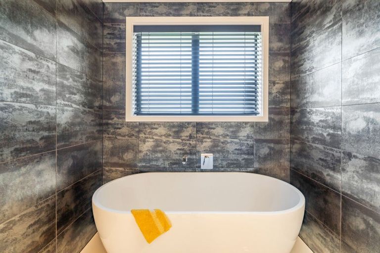 Photo of property in 355 Grays Road, Pauatahanui, Porirua, 5381