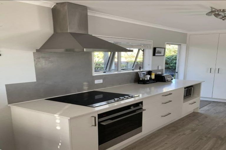 Photo of property in 330b Whangaparaoa Road, Stanmore Bay, Whangaparaoa, 0932