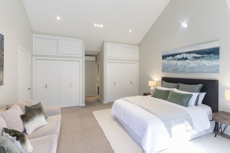 Photo of property in 18 College Avenue, Strowan, Christchurch, 8052
