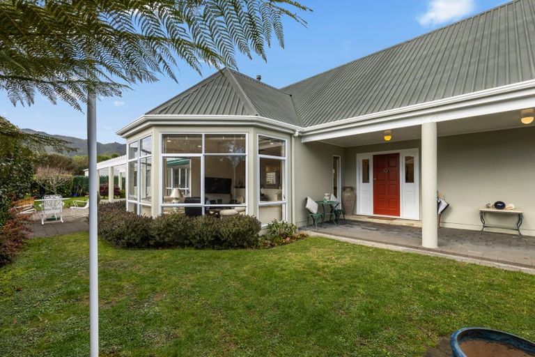 Photo of property in 51 Ngarara Road, Waikanae, 5036