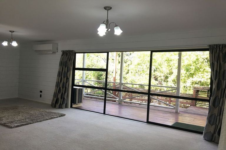Photo of property in 11 Kereru Grove, Greenhithe, Auckland, 0632