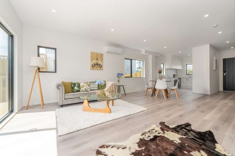 Photo of property in 47a Crestview Rise, Papakura, 2110