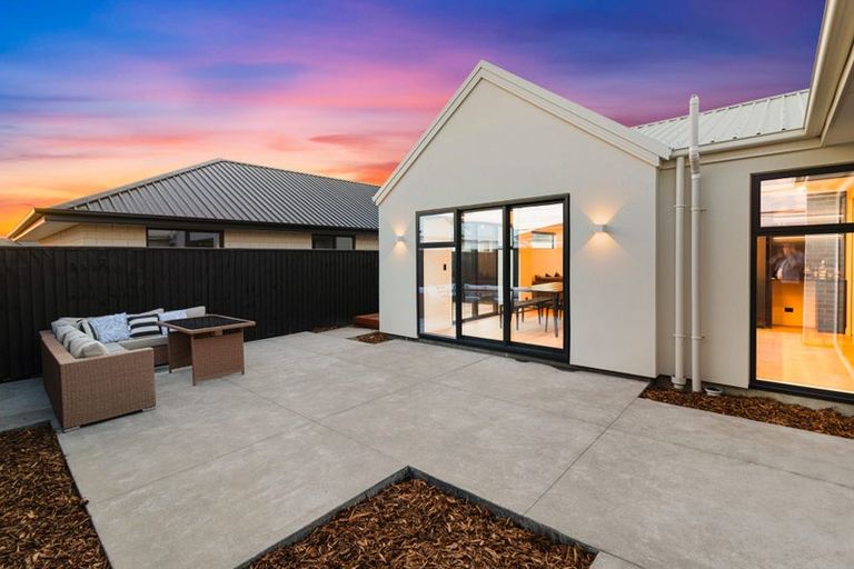 Photo of property in 8 Pipipi Lane, Halswell, Christchurch, 8025