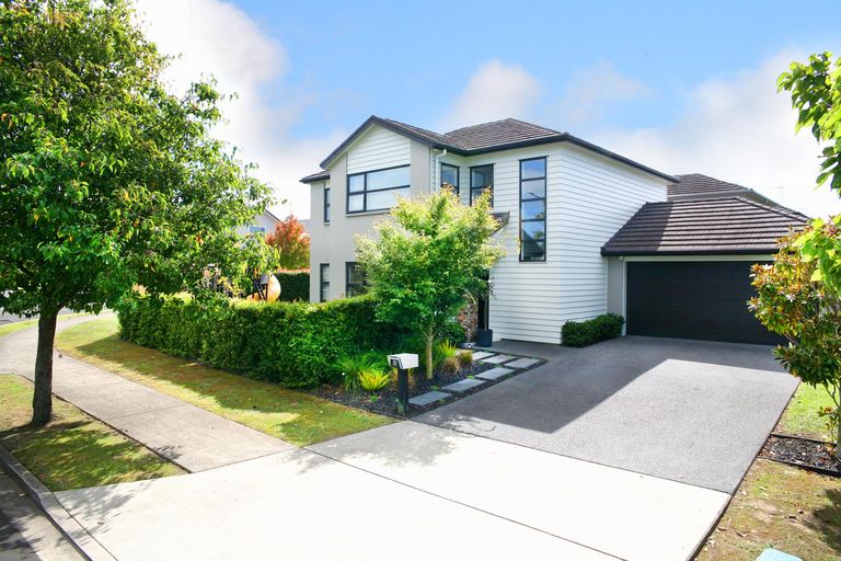 Photo of property in 21 Springcrest Drive, Karaka, Papakura, 2113