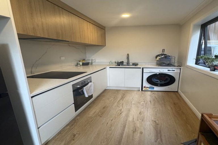 Photo of property in 35a Sealy Road, Torbay, Auckland, 0630