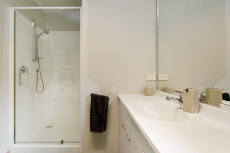 Photo of property in 34 Piro Place, Acacia Bay, Taupo, 3385