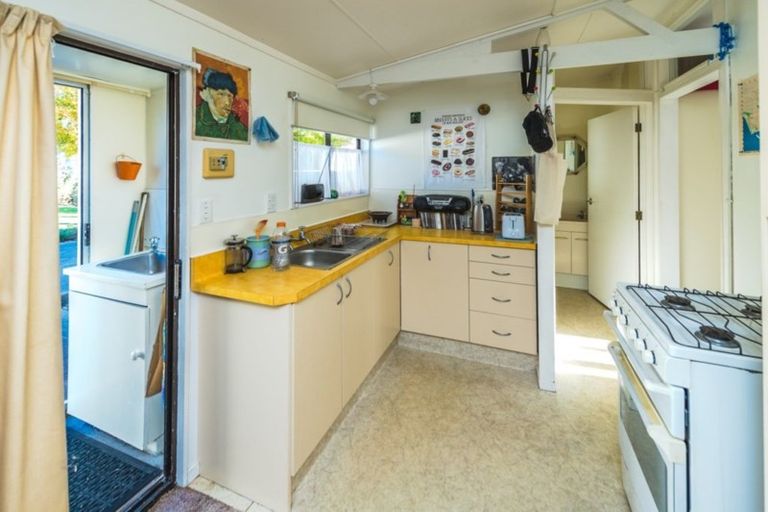 Photo of property in 2 Glasgow Street, Takaro, Palmerston North, 4412