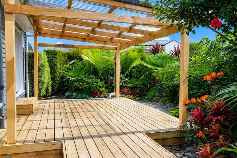 Photo of property in 30 Convair Crescent, Mangere, Auckland, 2022