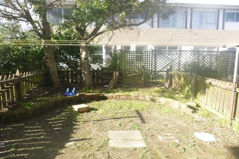 Photo of property in 2/66 Richmond Street, Petone, Lower Hutt, 5012