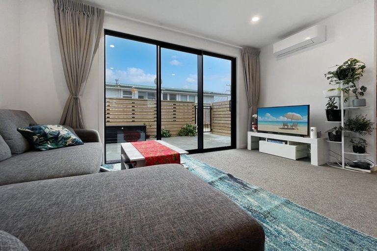 Photo of property in 3/1 Elliott Street, Johnsonville, Wellington, 6037