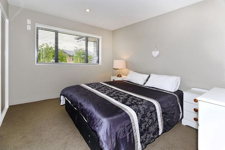 Photo of property in 3 Woodhaven Place, Parklands, Christchurch, 8083