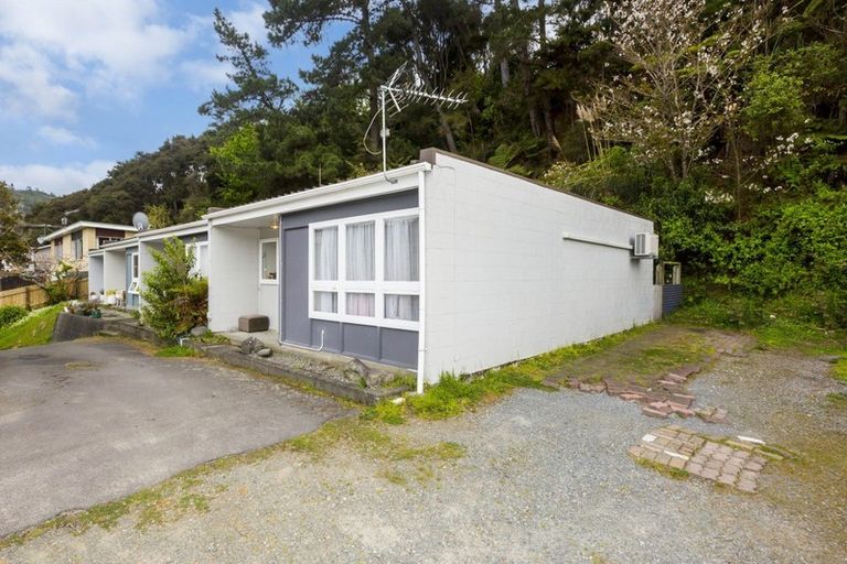 Photo of property in 24b Deller Grove, Silverstream, Upper Hutt, 5019