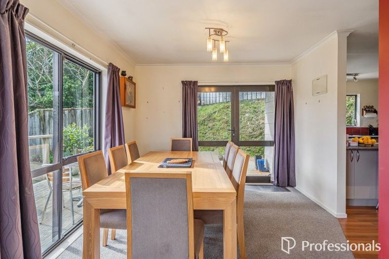Photo of property in 15c Glen Road, Stokes Valley, Lower Hutt, 5019