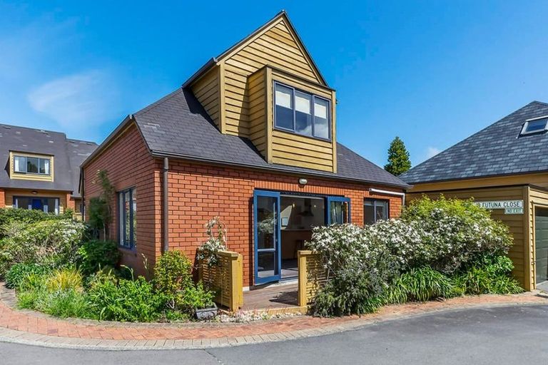 Photo of property in 4 Futuna Close, Karori, Wellington, 6012