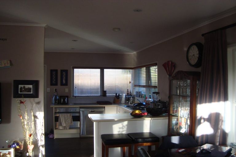 Photo of property in 2/27 Robin Lane, Browns Bay, Auckland, 0630