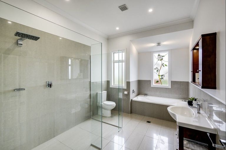 Photo of property in 472 Main North Road, Bay View, Napier, 4104