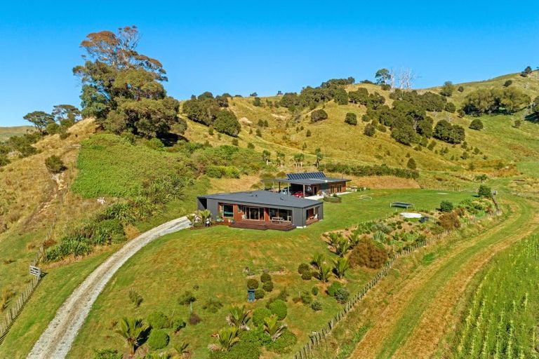 Photo of property in 1266 Wharerata Road, Muriwai, Gisborne, 4072