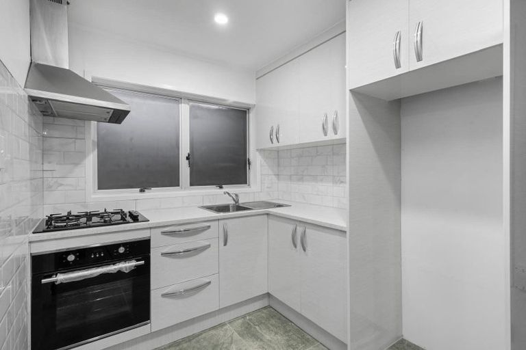 Photo of property in 2/4 Roys Road, Weymouth, Auckland, 2103