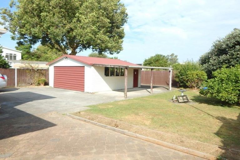 Photo of property in 68 Carrington Avenue, Silverdale, Hamilton, 3216