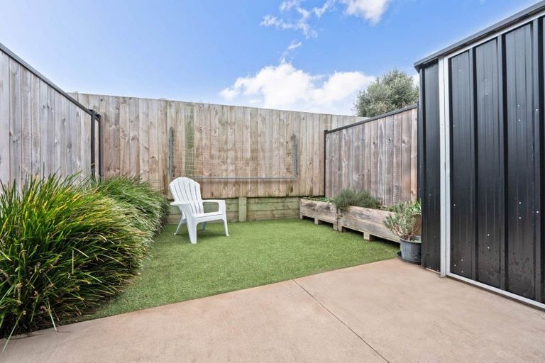 Photo of property in 20 Otaimako Place, Mangere, Auckland, 2022