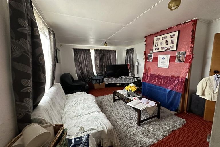 Photo of property in 11 Hinemoa Street, Levin, 5510