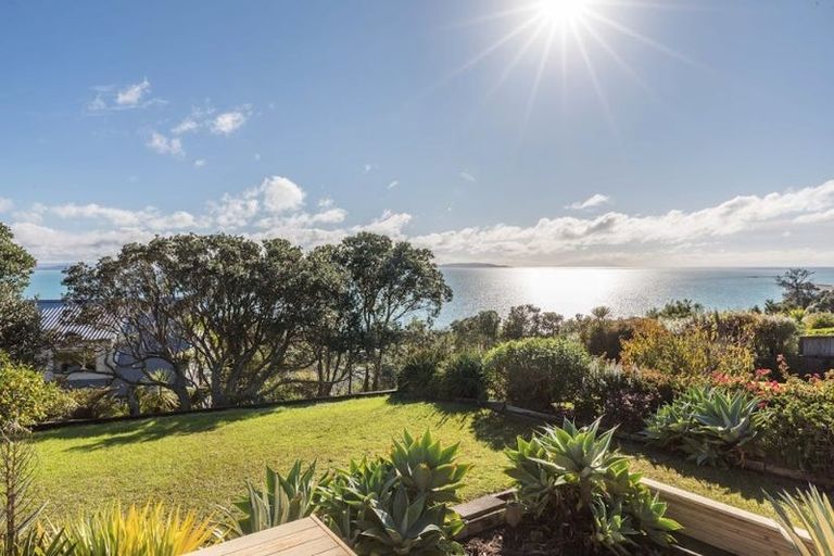 Photo of property in 1420 Whangaparaoa Road, Army Bay, Whangaparaoa, 0930