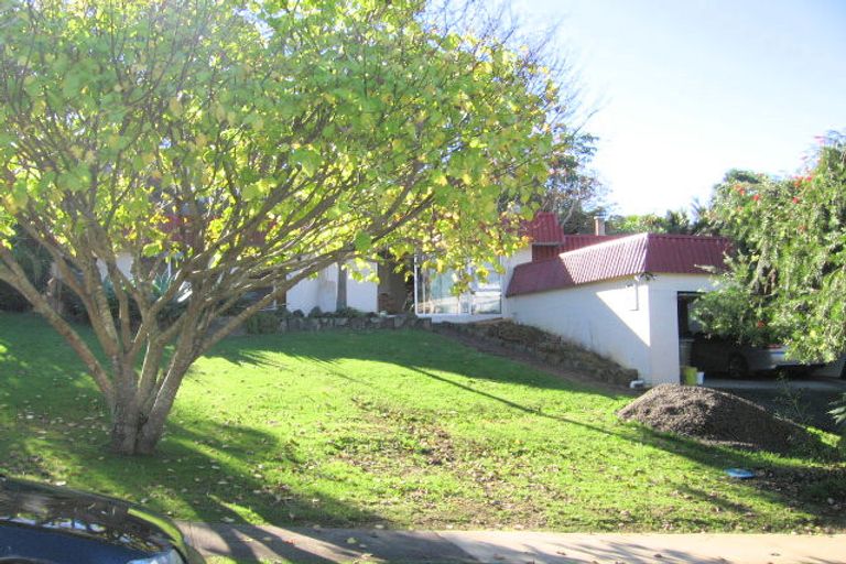 Photo of property in 12 Coromandel Crescent, Mairangi Bay, Auckland, 0630