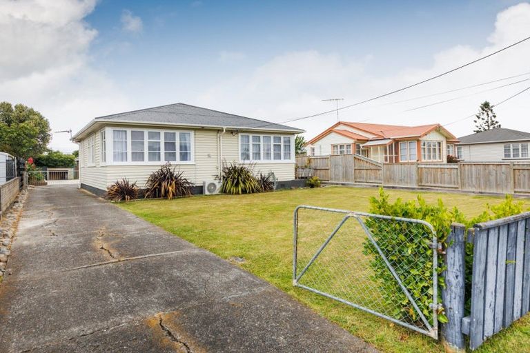 Photo of property in 32 Taylor Avenue, Feilding, 4702