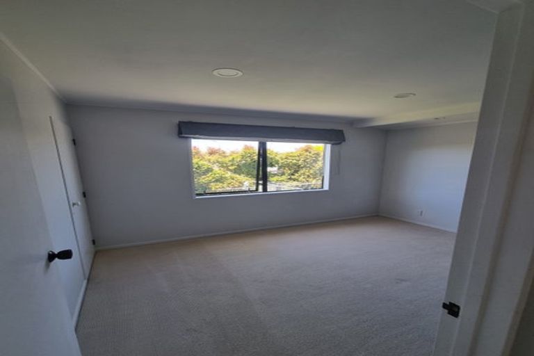 Photo of property in 3/88 Eversleigh Road, Belmont, Auckland, 0622