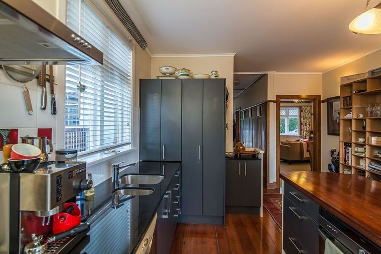 Photo of property in 127 Grant Road, Thorndon, Wellington, 6011