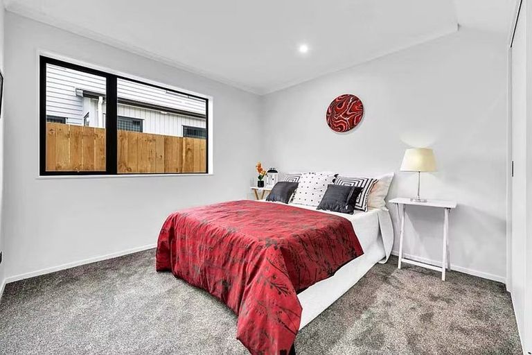 Photo of property in 8e Kent Road, Manurewa, Auckland, 2102