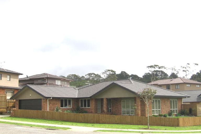Photo of property in 32 Lake Panorama Drive, Henderson, Auckland, 0612