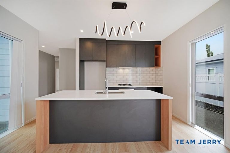 Photo of property in 67 Whare Kauri Road, Papakura, 2110