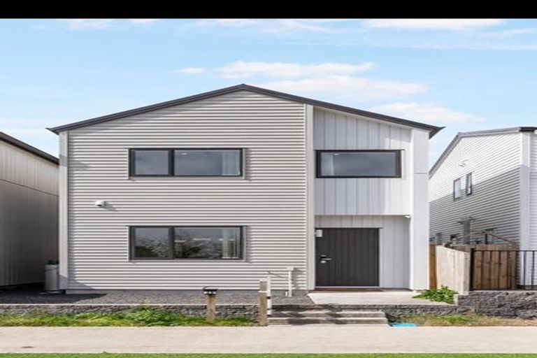 Photo of property in 69 Arimu Road, Papakura, 2110