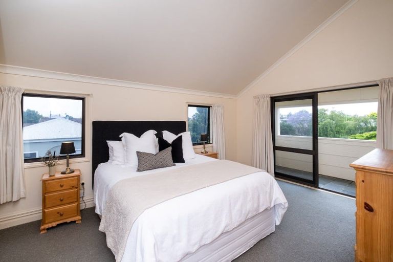 Photo of property in 5 Selwyn Road, Hospital Hill, Napier, 4110