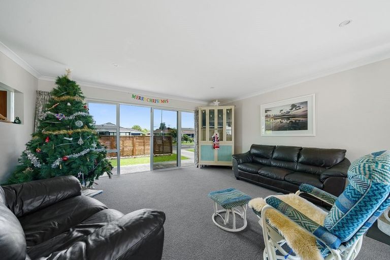 Photo of property in 21 Belvedere Avenue, Waikanae, 5036