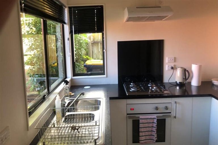 Photo of property in 43a Forrest Hill Road, Milford, Auckland, 0620