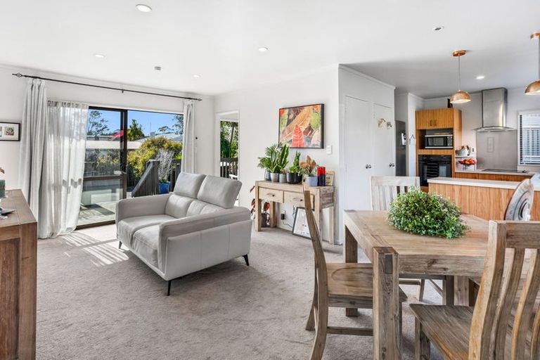 Photo of property in 2/68 Routley Drive, Glen Eden, Auckland, 0602