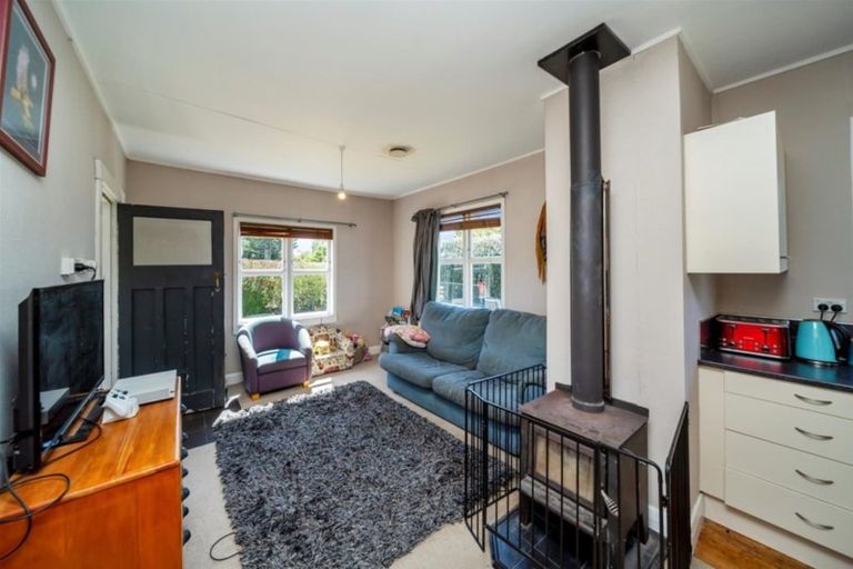 Photo of property in 23 Rosalind Street, Stratford, 4332