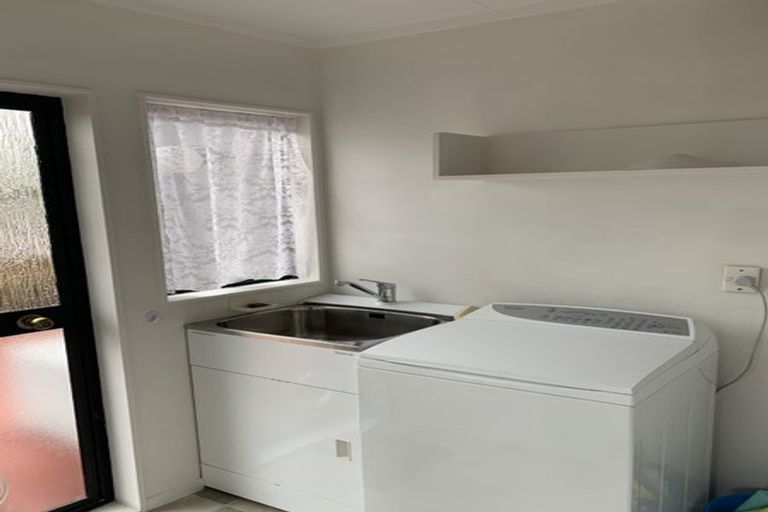 Photo of property in 18 Delaware Grove, Totara Park, Upper Hutt, 5018