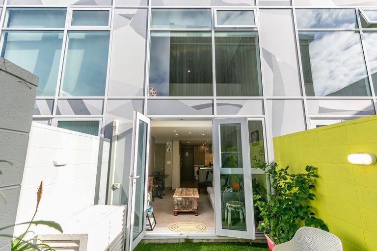 Photo of property in Canvas Apartments, 3/307 Willis Street, Te Aro, Wellington, 6011