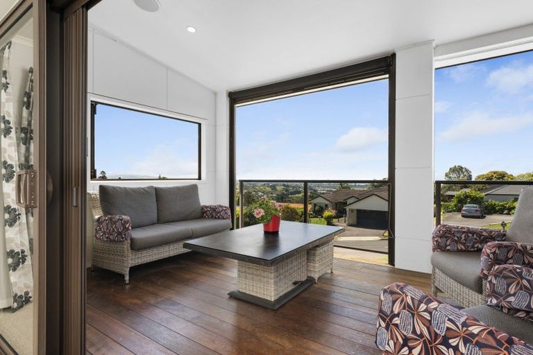 Photo of property in 1 Holcombrooke Lane, Welcome Bay, Tauranga, 3175