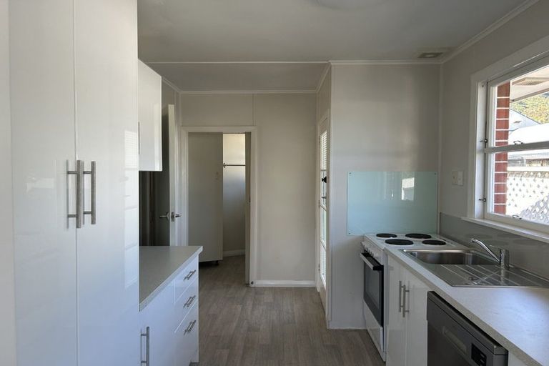 Photo of property in 72 Auckland Street, Picton, 7220