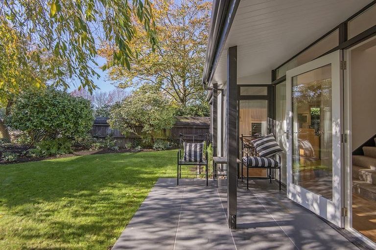 Photo of property in 2/90b Fendalton Road, Fendalton, Christchurch, 8014
