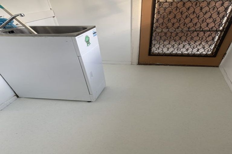 Photo of property in 41 Parrs Cross Road, Henderson, Auckland, 0612