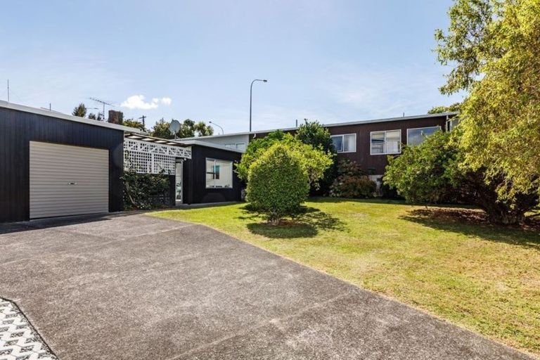 Photo of property in 4/1 Manuka Road, Bayview, Auckland, 0629