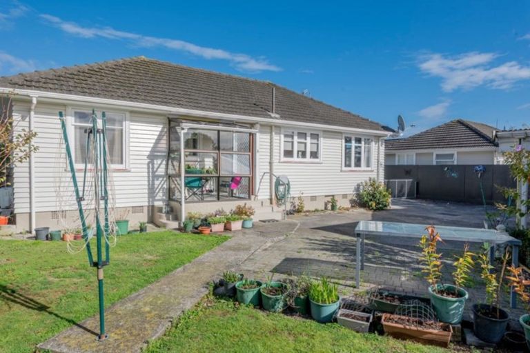 Photo of property in 3 Dunbar Street, Levin, 5510