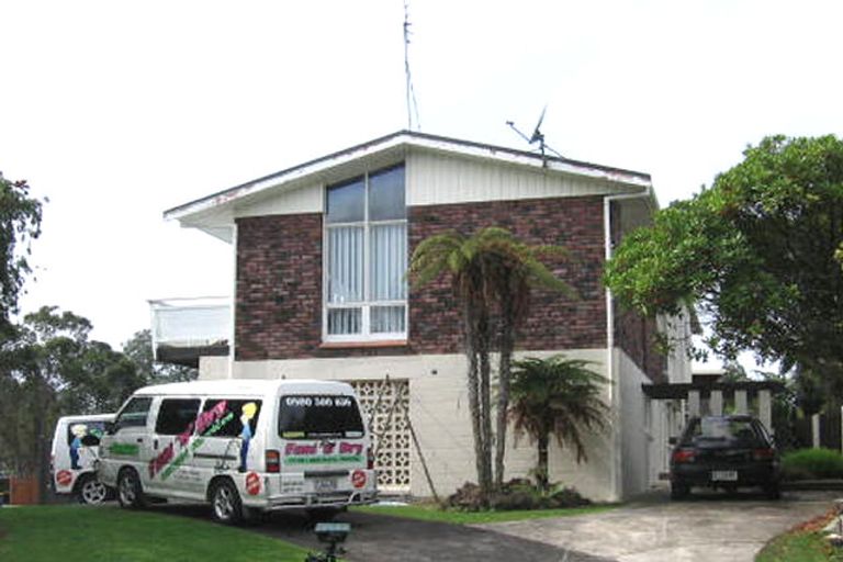 Photo of property in 16 Ranui Avenue, Ranui, Auckland, 0612