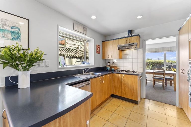 Photo of property in 38 Beach Road, North New Brighton, Christchurch, 8083