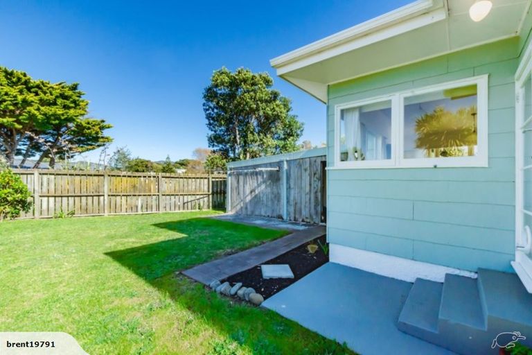 Photo of property in 19 Jeep Road, Raumati South, Paraparaumu, 5032